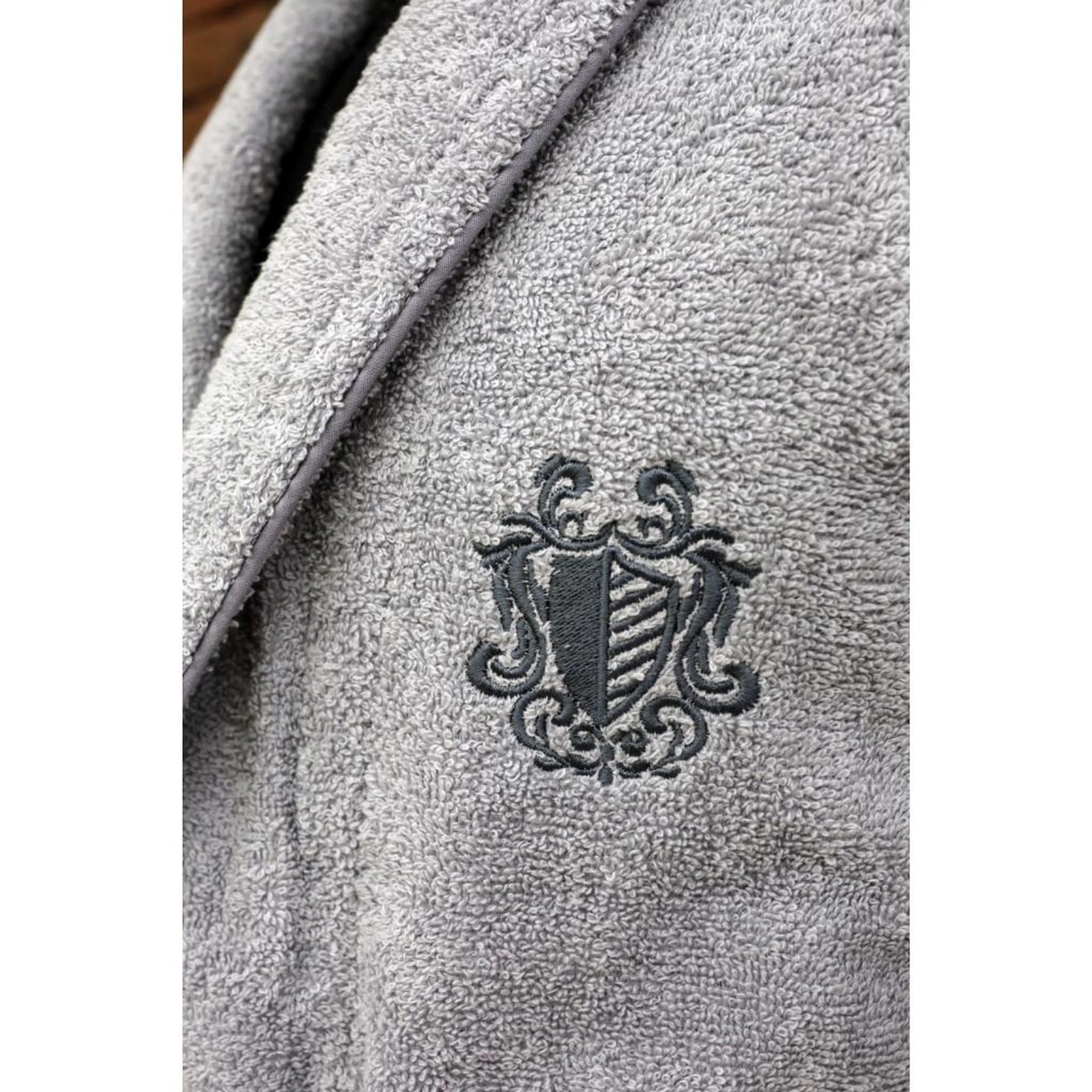Комплект халат KAZEL, Pure + 2 кърпи подарък, сив